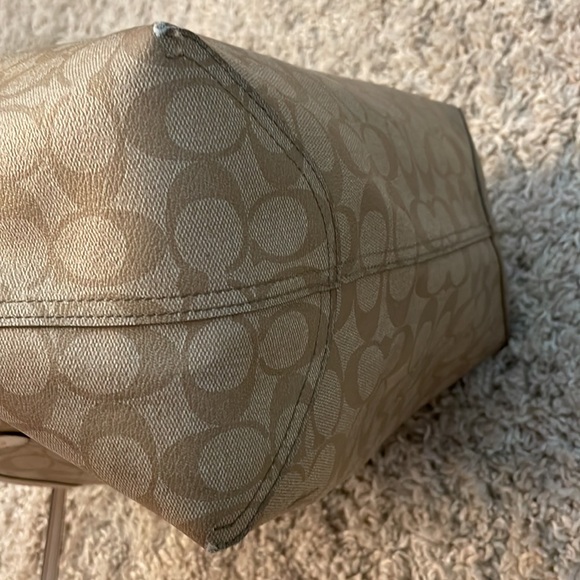 COACH SIGNATURE REVERSIBLE ROAD TRIP NEW YORK CITY TOTE - Picture 9 of 10